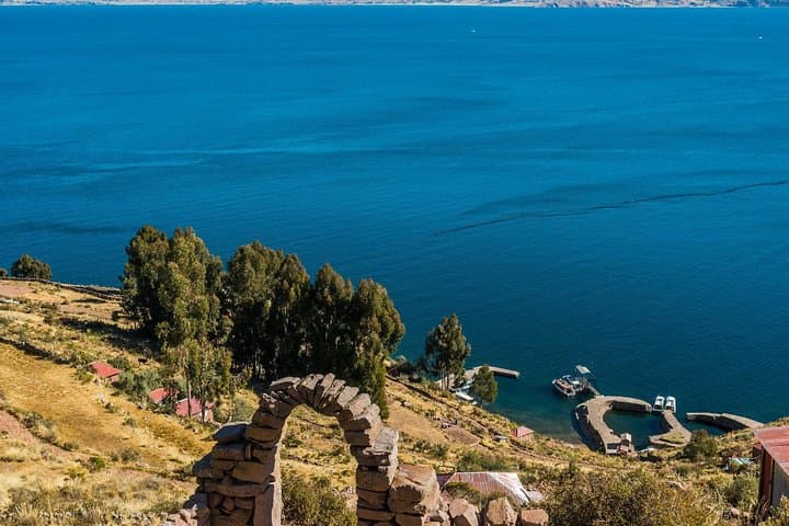 Uros and Taquile Islands Day Trip on Lake Titicaca from Puno photo 2