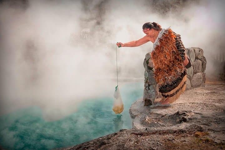 Hobbiton & Rotorua Geysers: Private Day Tour from Tauranga photo 6