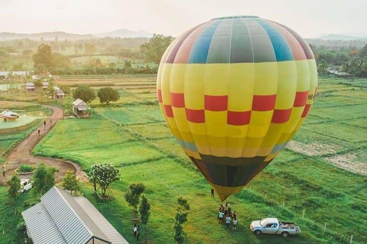 Sunrise Hot Air Balloon Over Chiang Mai: Classic Basket Flight photo 4