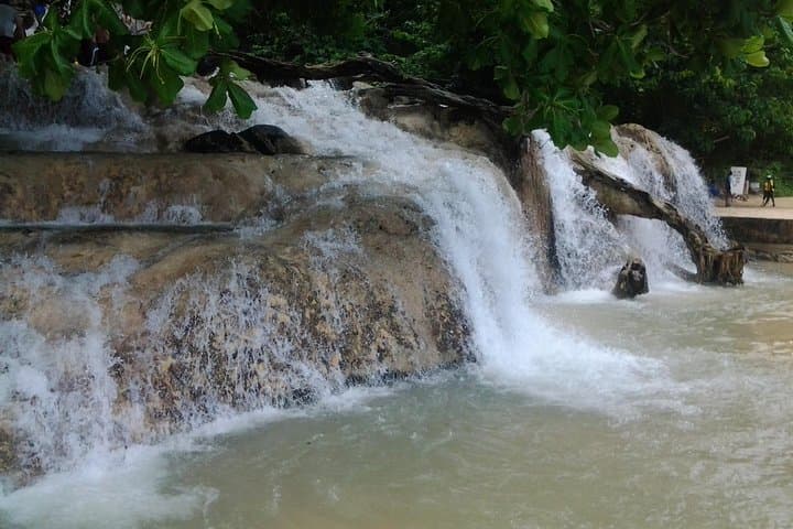 Climb Dunn's River Falls: Ocho Rios Guided Waterfall Adventure