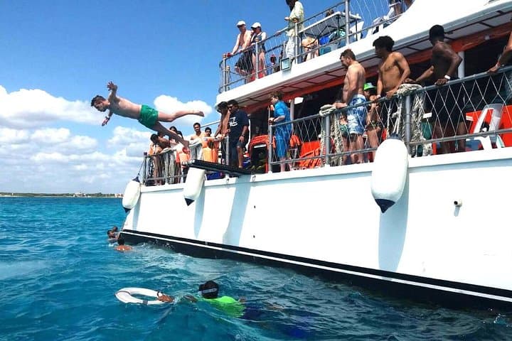 Dancer Cruise to Isla Mujeres: Snorkel, Slides & Open Bar from Cancún photo 2