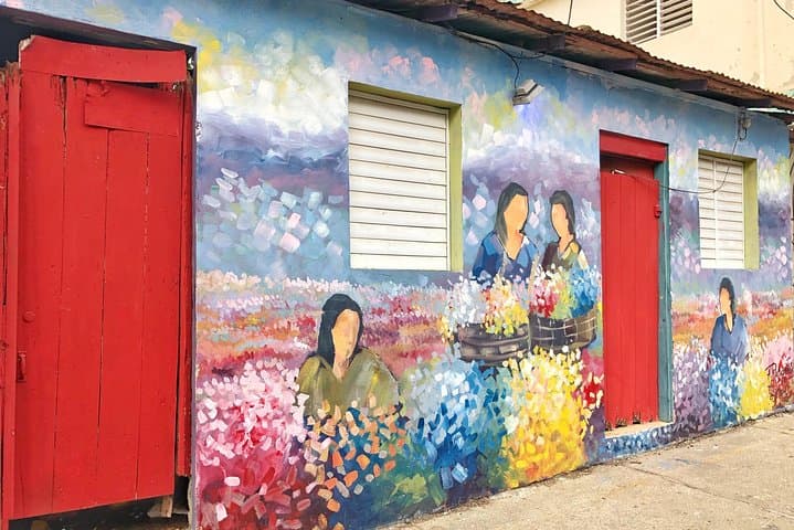 Hidden Treasures of Santiago: Monument Views, Murals & Market Stroll photo 3