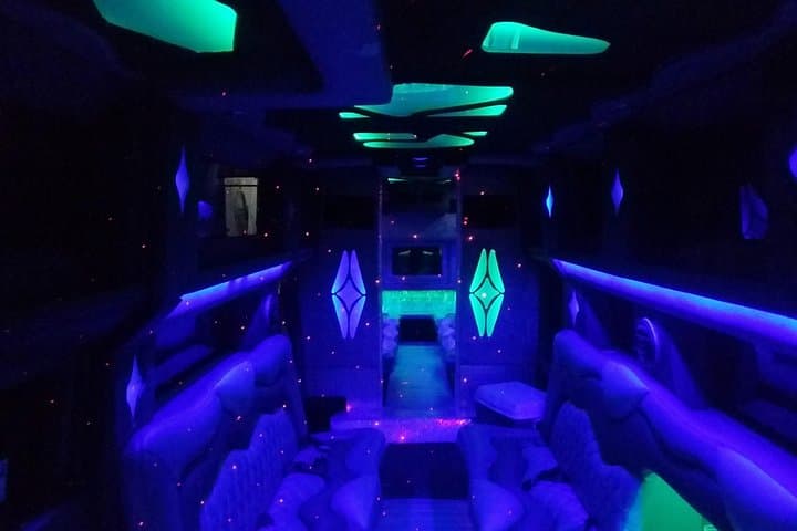 Manhattan Party H2 Hummer Sightseeing Tour — Private 3-Hour NYC Limo Experience photo 3