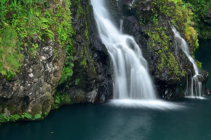 Luxury Road to Hana and Ka'eleku Cavern: Waterfalls, Black Sand, and Lava Light photo 5