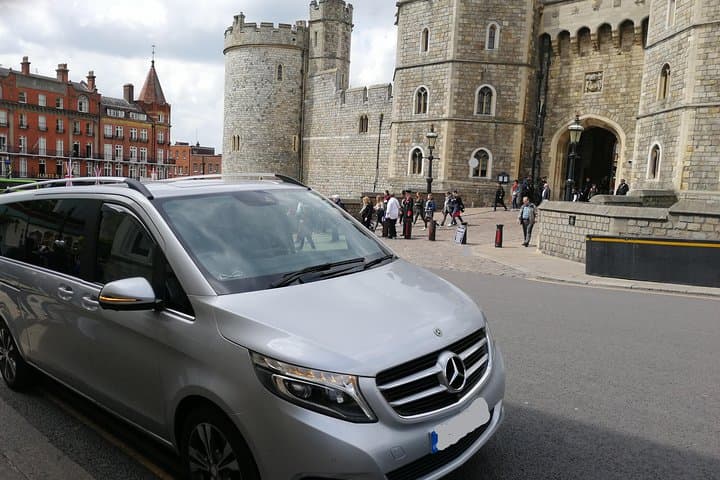 Private Luxury Day Tour from London to Stonehenge and Windsor Castle photo 1