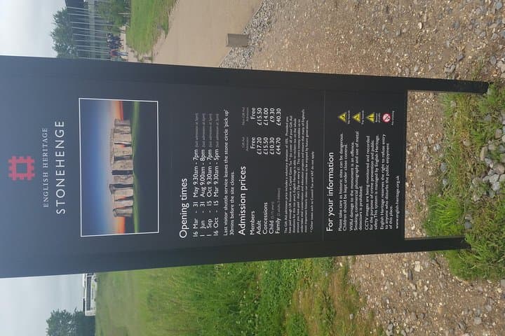 Private Stonehenge Transfer from London — Round-Trip Luxury with Visitor Centre Access photo 4