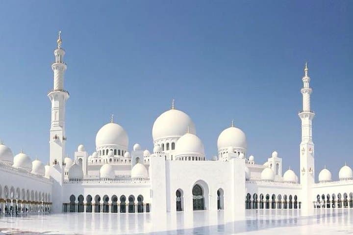 Abu Dhabi Day Trip: Sheikh Zayed Grand Mosque, Corniche & Heritage Village (8‑Hour) photo 3