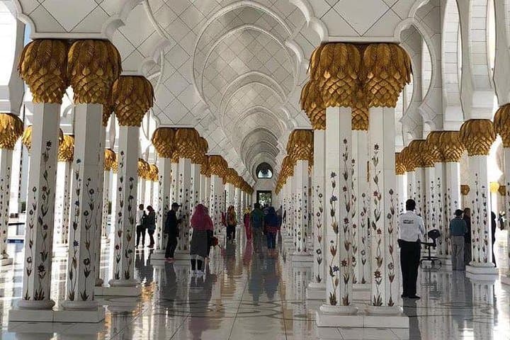 Abu Dhabi Day Trip: Sheikh Zayed Grand Mosque, Corniche & Heritage Village (8‑Hour) photo 4