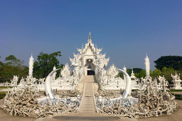 Chiang Mai to Chiang Rai Day Tour – White Temple, Black House & Blue Temple