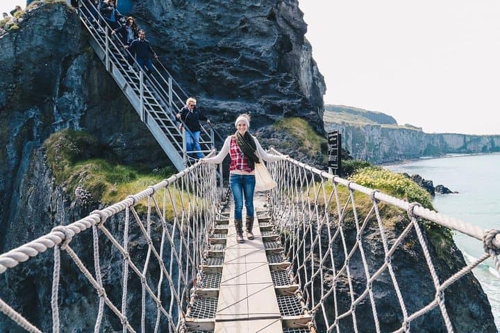 Luxury Day Tour to Giant's Causeway, Carrick-a-Rede & Dunluce from Belfast