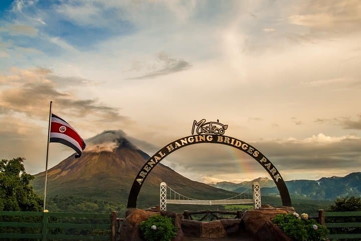 Arenal Hanging Bridges: Mistico Park Rainforest Hike & Wildlife Walk