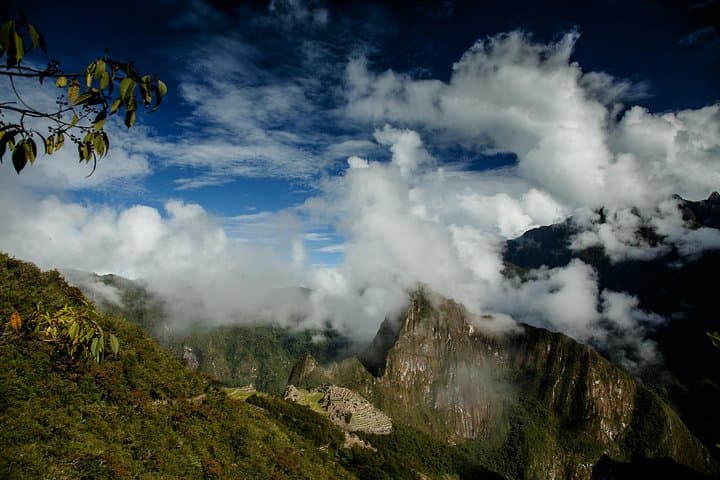 2-Day Private Short Inca Trail to Machu Picchu: Wiñay Wayna, Sun Gate & Sunset Access photo 3