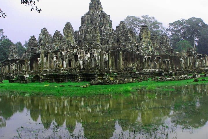 Angkor Wat and Phnom Kulen 2-Day Temples, Waterfall & Tonle Sap Tour photo 5