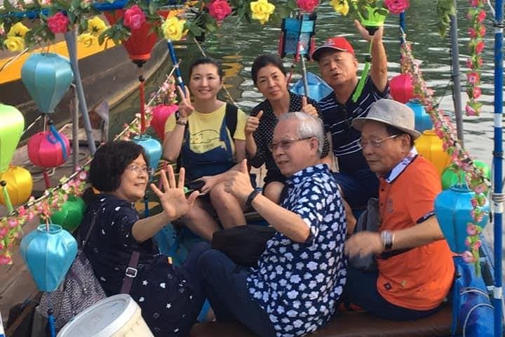 Golden Bridge & Hoi An Private Day Tour: Ba Na Cable Car, Ancient Town Walk & Night Market photo 3