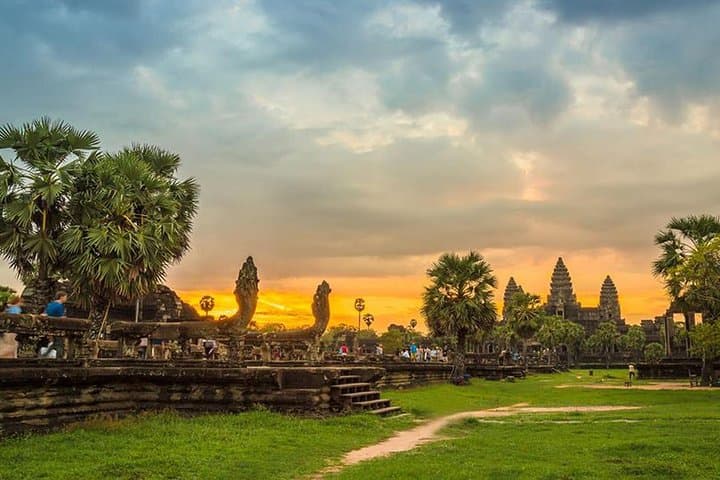 Angkor Wat Sunrise Cycling Tour: Early-Morning Temple Ride in Siem Reap