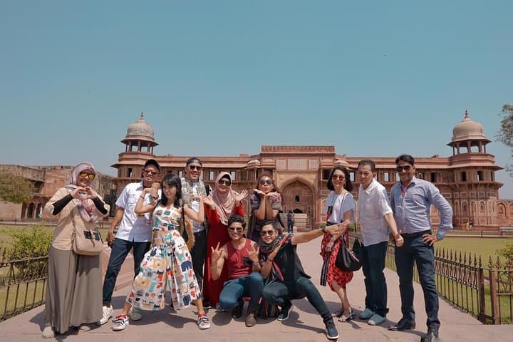Taj Mahal Superfast Train Day Tour from Delhi: Full-Day Itinerary