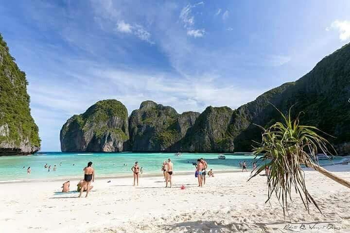 Phi Phi Happy Day Boat Tour from Phuket — Full-Day Phi Phi Islands Excursion