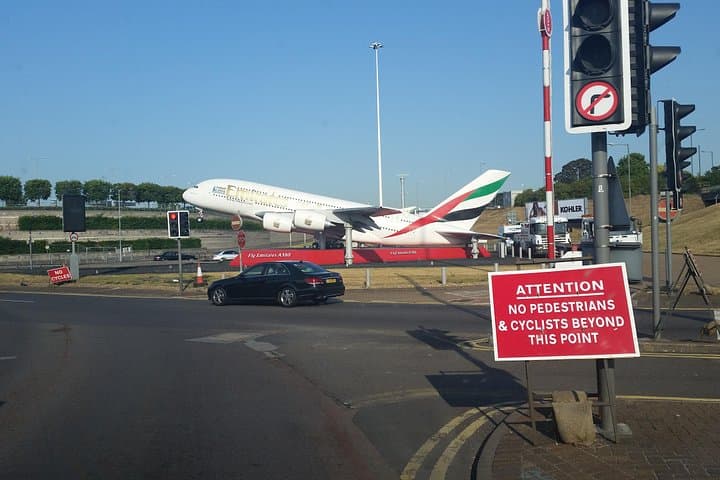 Heathrow to Southampton Chauffeured Transfer via Stonehenge — Private Mercedes V-Class Stopover photo 1