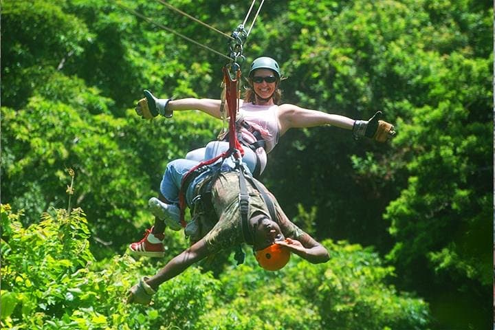 Roatán Family Zipline, Wildlife & Chocolate Day Trip to West Bay Beach photo 3