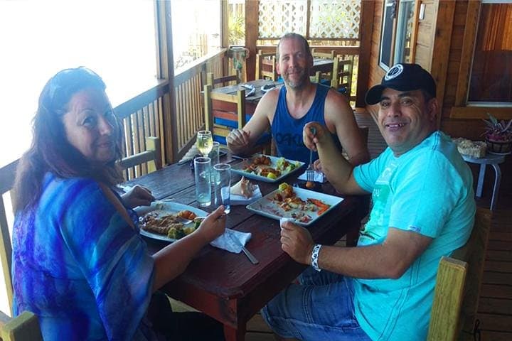 Two-Tank Roatán Shore Dive, Island Lunch & Local Transport photo 5