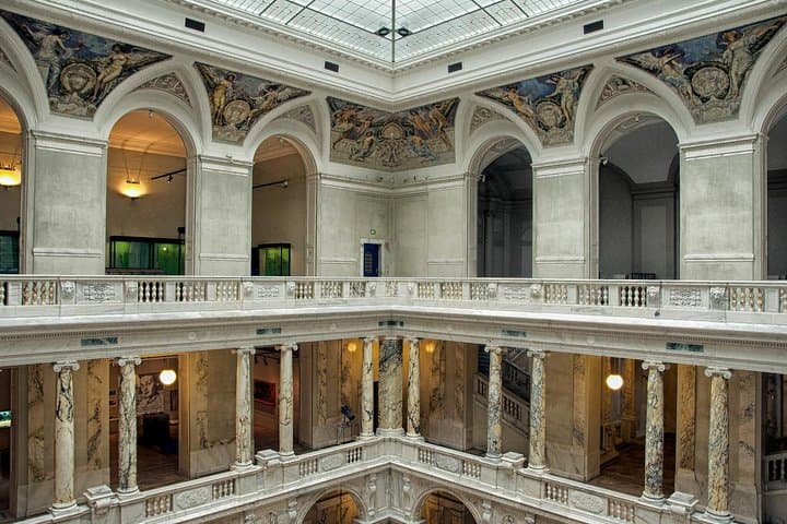 Vienna Private Guided Walking Tour — St Stephen’s, Hofburg & Butterfly House