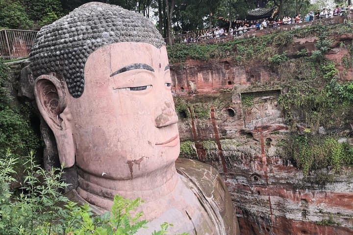 Leshan Giant Buddha Day Tour from Chengdu: Cruise, Cliffs & Local Lunch photo 2