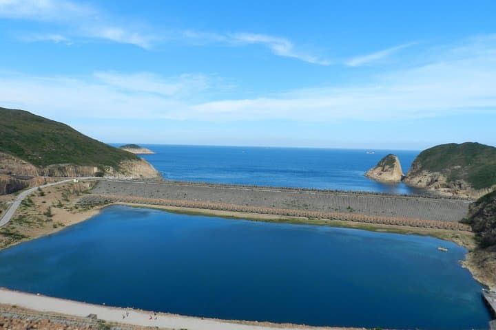 Morning Walk at High Island Geopark: Hexagonal Columns, East Dam Views & Coastal Fresh Air photo 3
