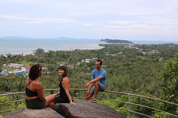 Private Koh Phangan Land Tour: Beaches, Waterfalls & Snorkeling in 5 Hours photo 1