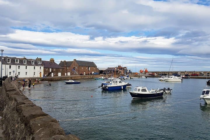 Stonehaven Self-Guided Audio Walk: Robert Burns, BBC Stories & Dunnottar Views photo 3