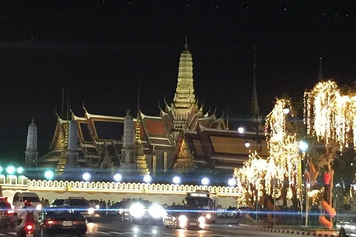 Bangkok Bike & Bite: Evening Street-Food Cycling Tour through Talad Noi & Grand Palace photo 1