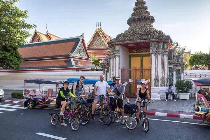 Bangkok Bike & Bite: Evening Street-Food Cycling Tour through Talad Noi & Grand Palace photo 4