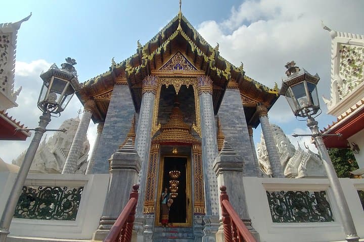 Bangkok Bike & Bite: Evening Street-Food Cycling Tour through Talad Noi & Grand Palace photo 3