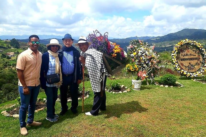 Santa Elena Flower Farm & Silleteros Cultural Tour from Medellín