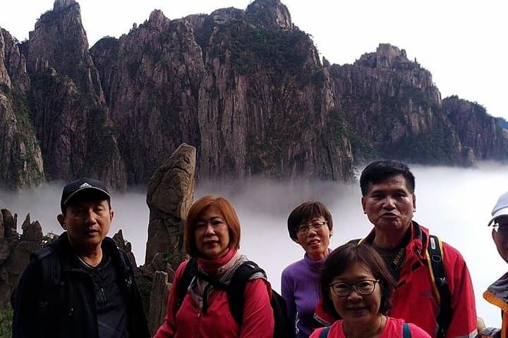 Huangshan Summit in a Day: Private All-Inclusive Tour Guide photo 3