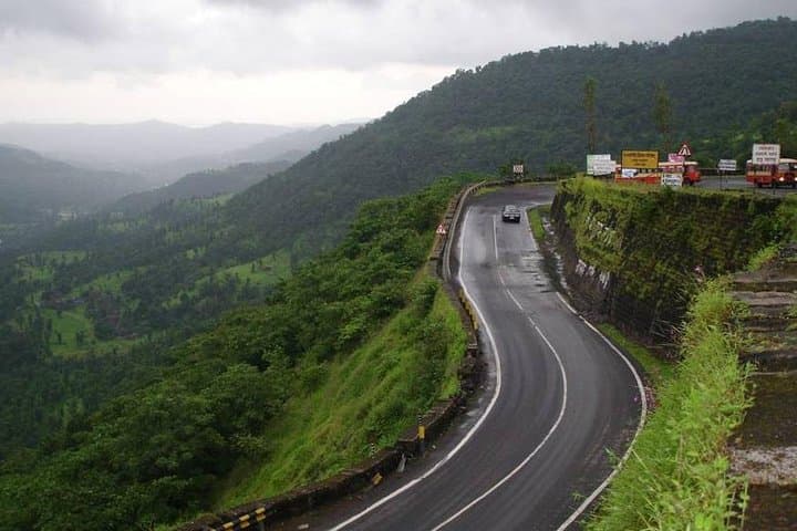 Monsoon Drive from Mumbai to Lonavala: Waterfalls, Forts & Misty Viewpoints photo 2