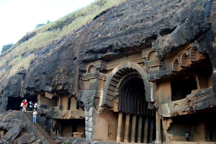 Monsoon Drive from Mumbai to Lonavala: Waterfalls, Forts & Misty Viewpoints photo 4