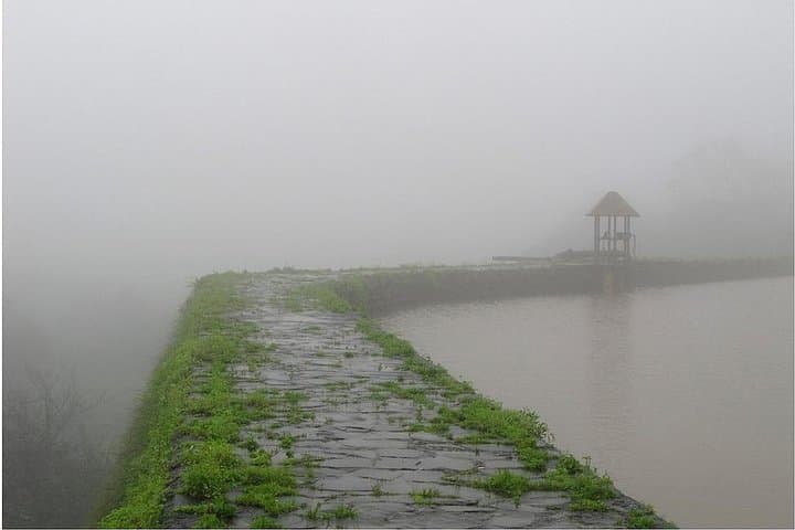 Monsoon Drive from Mumbai to Lonavala: Waterfalls, Forts & Misty Viewpoints photo 6