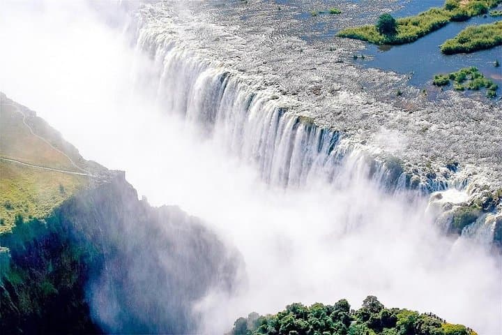 Guided Victoria Falls Tour — Walk the Smoke That Thunders photo 4