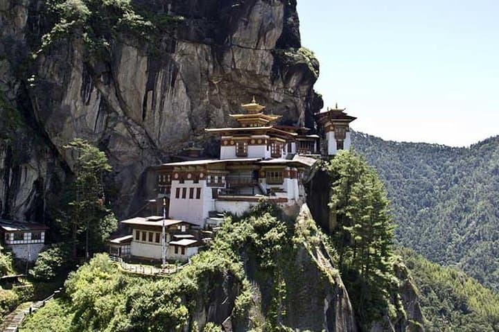 Discover Bhutan in 4 Days: Paro, Thimphu & Tiger's Nest Hike photo 3