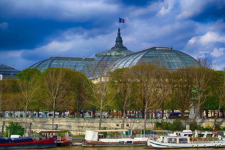 Historic Paris Guided Walking Tour — Sainte-Chapelle to Grand Palais photo 3