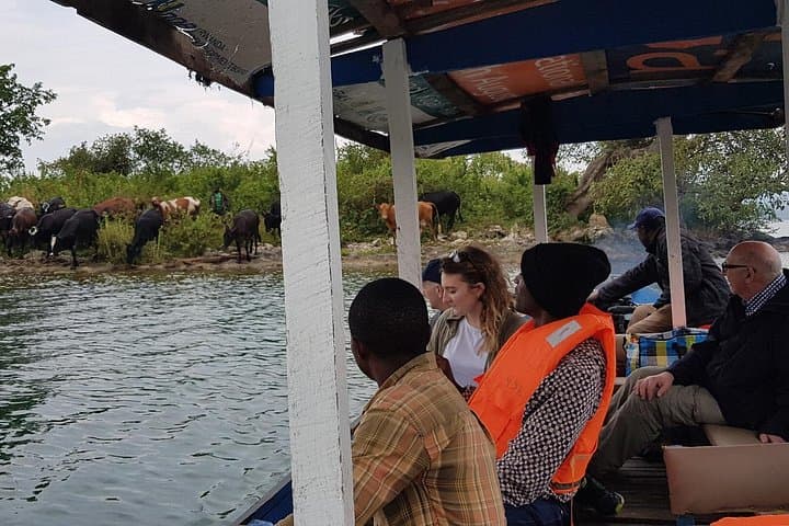 One-Day Kivu Lake Adventure: Boat Trip to Napoleon Island and Gisenyi