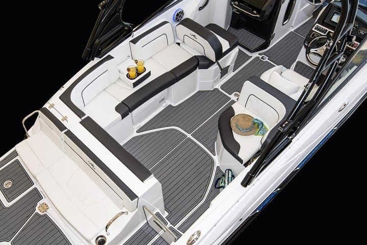 Luxury Private Boat Charter in Tampa Bay: Egmont Key, Clearwater & St. Pete Beach photo 4