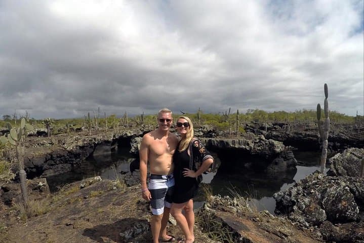 8-Day Galapagos Island Hopping Tour: 5-Island Wildlife & Snorkel Adventure