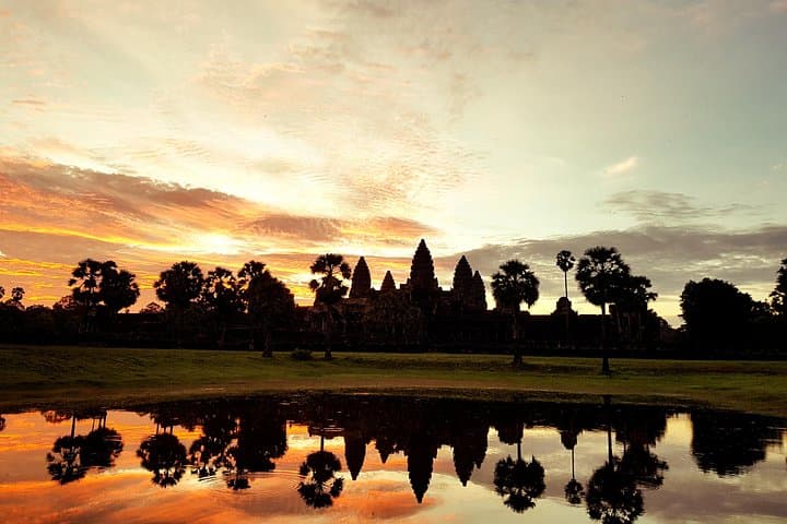 2-Day Private Angkor Sunrise & Sunset Tour with Tonle Sap Floating Village photo 2