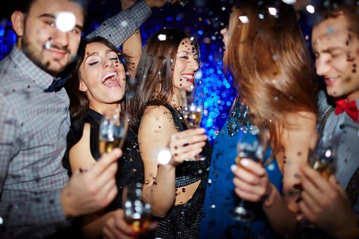 Inside NYC’s Invite-Only Club Nights: VIP Entry, Bottle Service & The Dance Floor