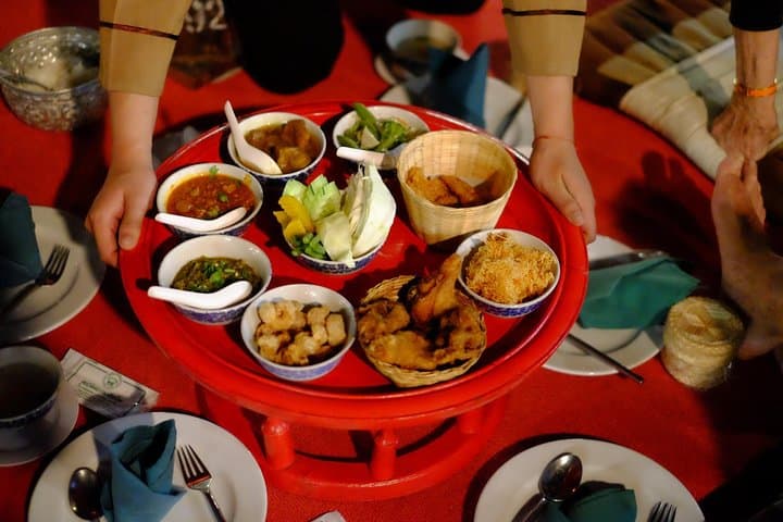 Chiang Mai Khan Toke Dinner & Local Fresh Market Tour — Small-Group Cultural Evening photo 1