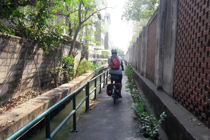 Wang Lang Cycling: Royal Barge Museum & Riverside Community Ride in Bangkok photo 3