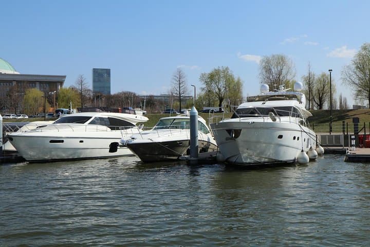 Sunset Power Yacht Tour on the Han River — Private Seoul Marina Experience photo 5