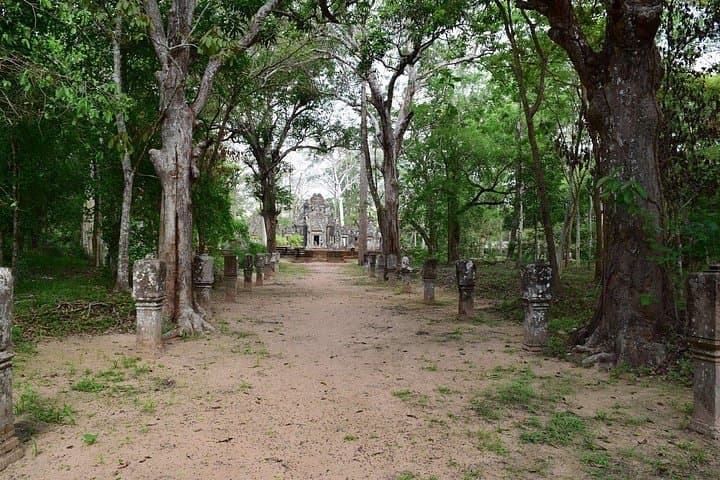 Kulen Mountain & Beng Mealea Day Trip: 1000 Lingas, Waterfall Swim and Overgrown Temple Ruins photo 3