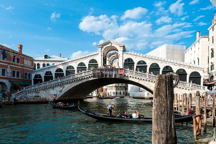 Venice Shared Gondola Ride Along the Grand Canal — 30-Minute Scenic Tour photo 1